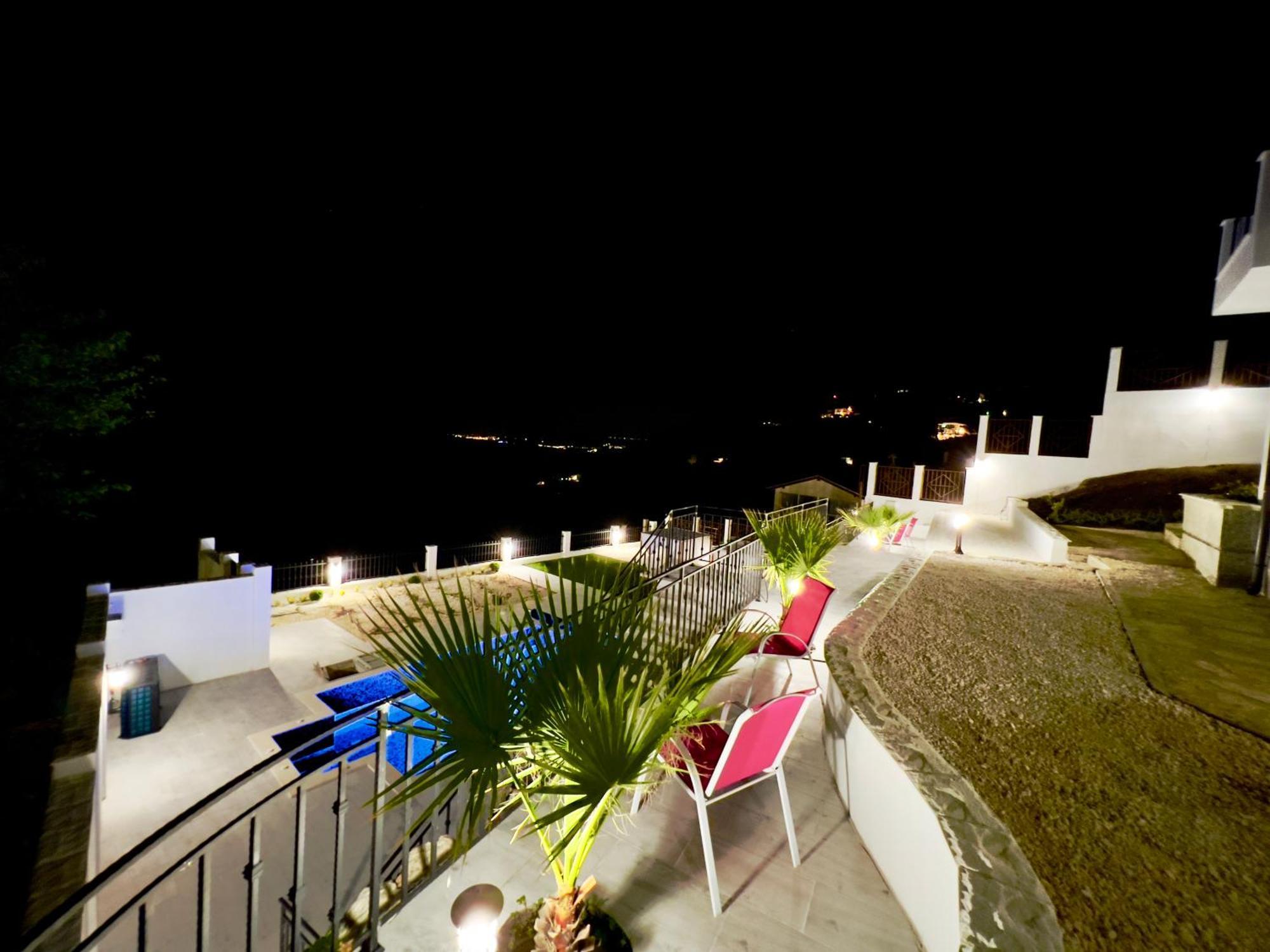 The White Pearl Boutique Villa 발치크 외부 사진