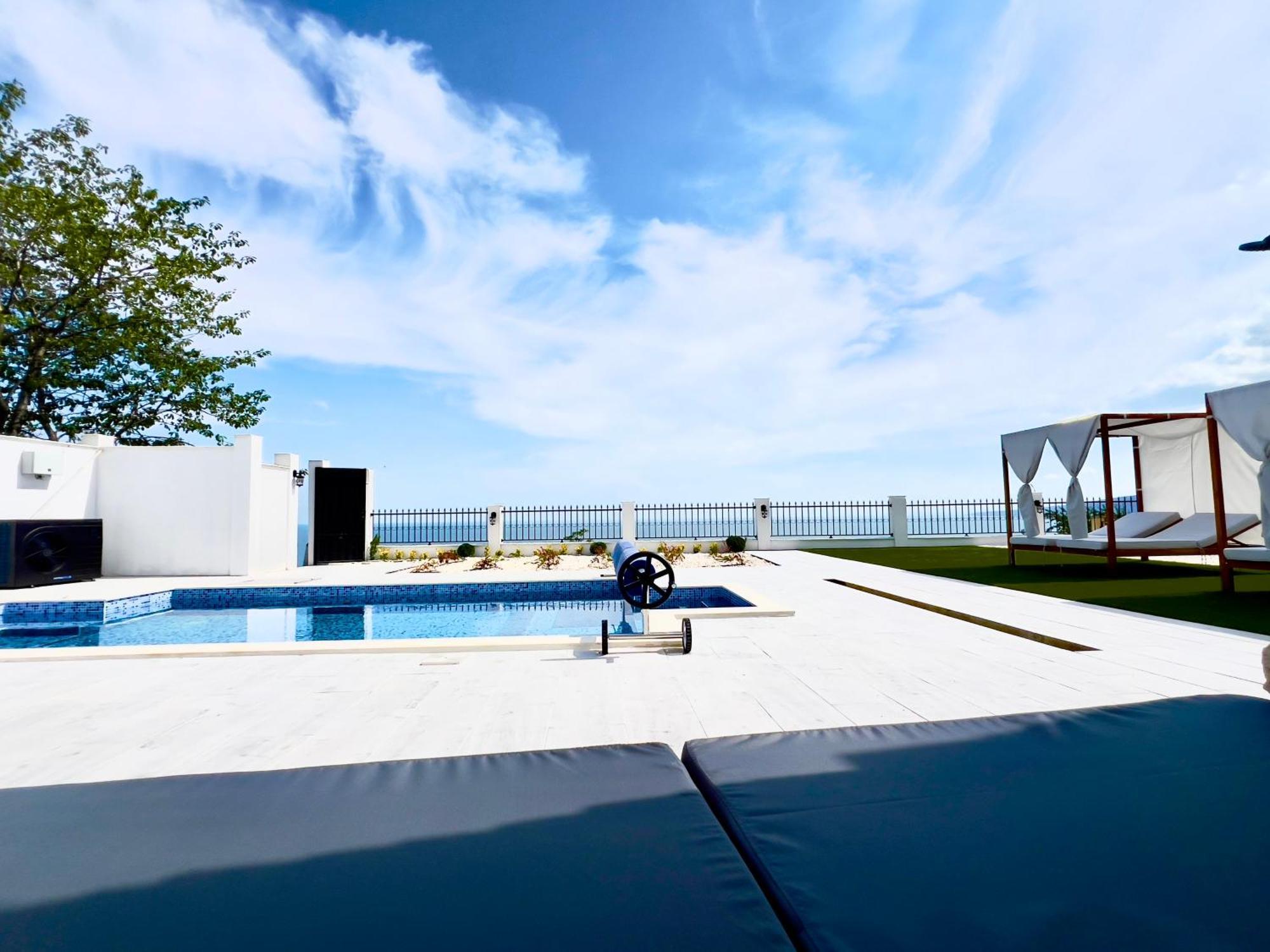 The White Pearl Boutique Villa 발치크 외부 사진
