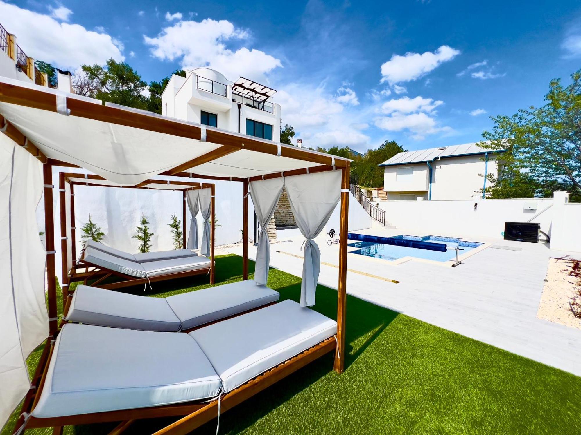 The White Pearl Boutique Villa 발치크 외부 사진
